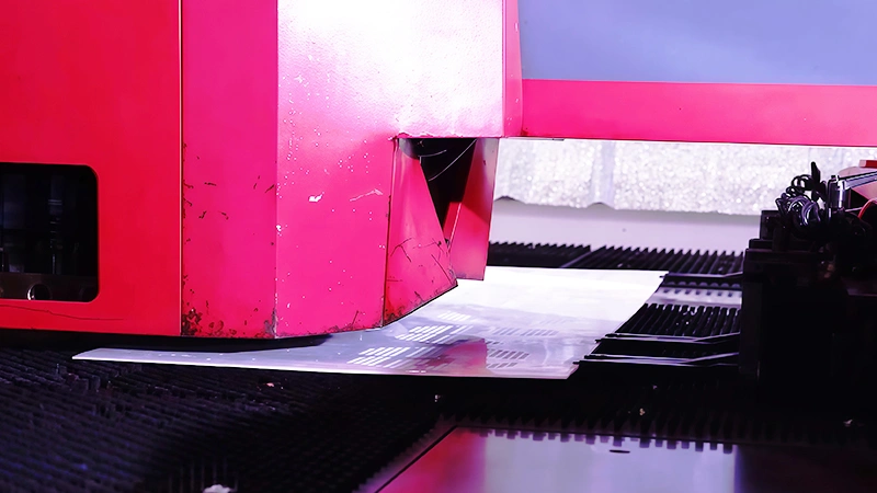 ورشة تصنيع المبادل الحراري الغلافي الأنبوبي - ماكينة التثقيب CNC