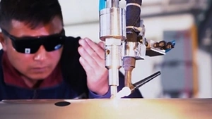 لحام الوصلات الآلي